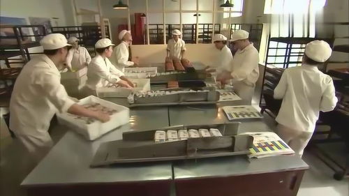 正陽(yáng)門(mén)下 韓春明初入食品廠，踏實(shí)本分中結(jié)識(shí)新友李成濤
